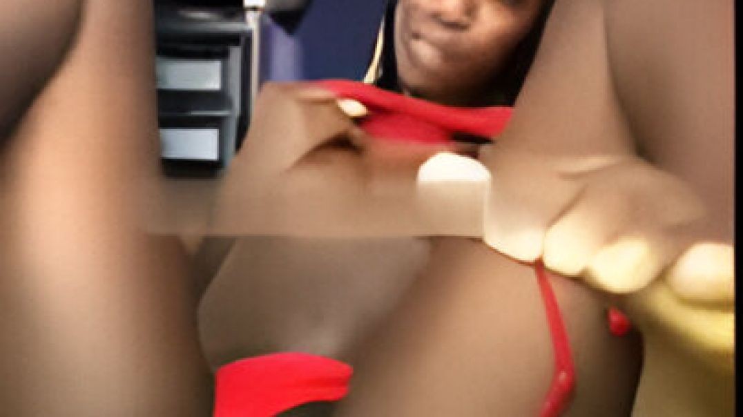 su papá descubre que su hija Tiene en onlyfans😂